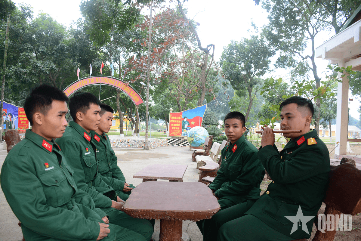 Tiếng sáo gắn kết tình nghĩa cán - binh
