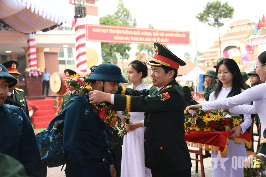 Long An giao quân an toàn, chất lượng, hiệu quả