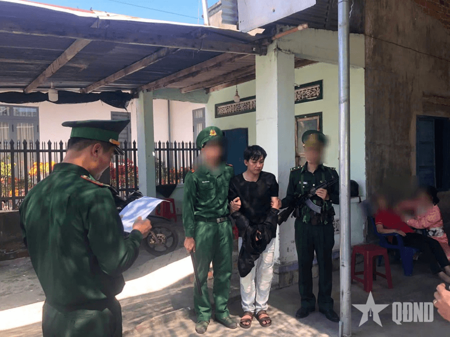Bắt giữ đối tượng tàng trữ trái phép chất ma túy