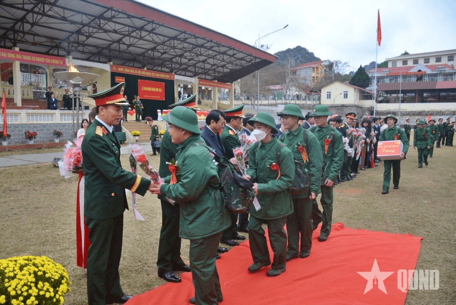 Trung tướng Nguyễn Trọng Bình dự Lễ giao nhận quân tại Cao Bằng