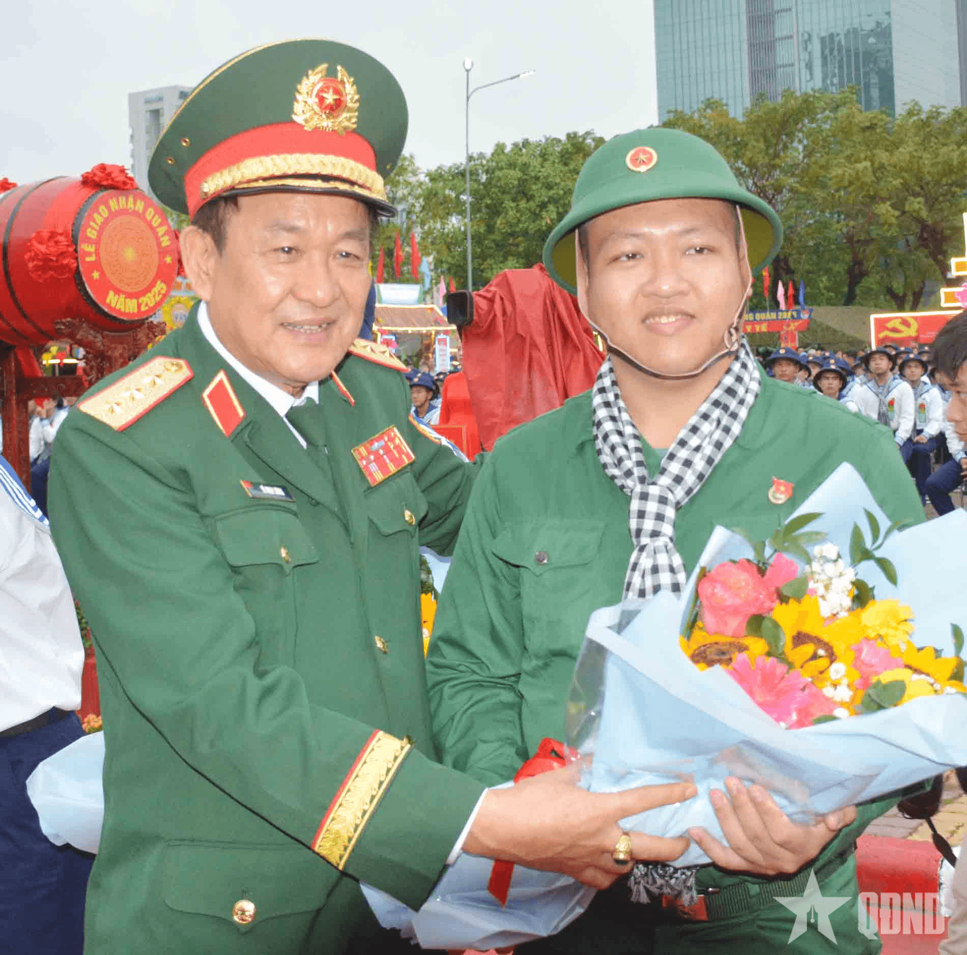 Thượng tướng Võ Minh Lương động viên thanh niên TP Hồ Chí Minh lên đường nhập ngũ