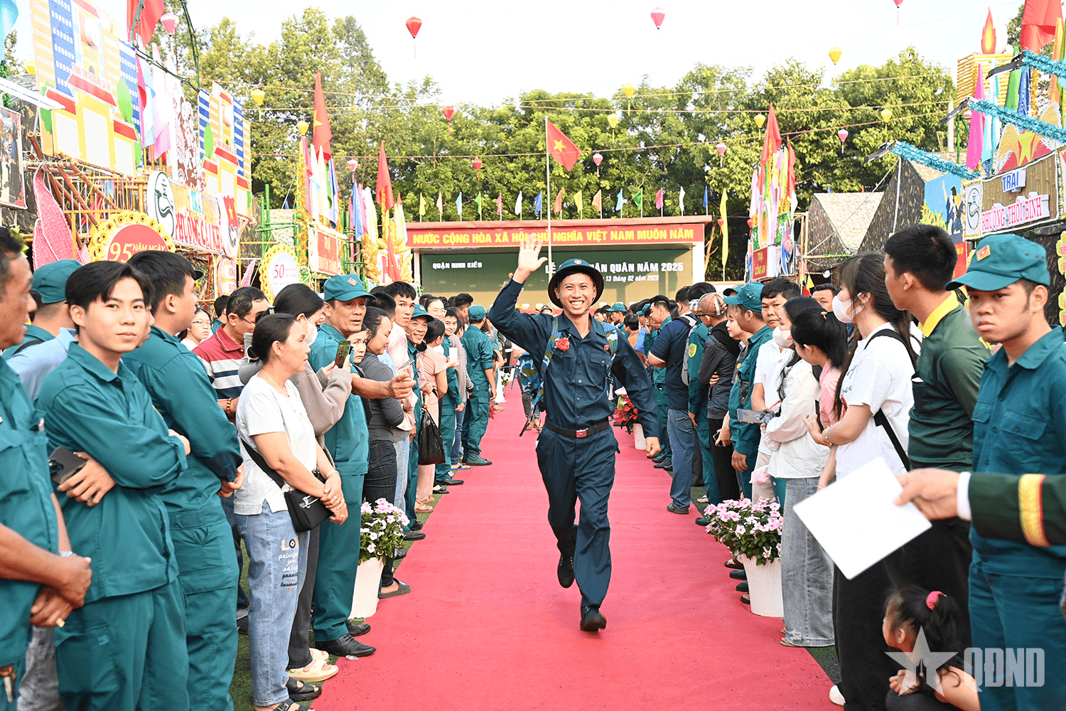 Trung tướng Nguyễn Quang Ngọc dự lễ giao nhận quân tại thành phố Cần Thơ