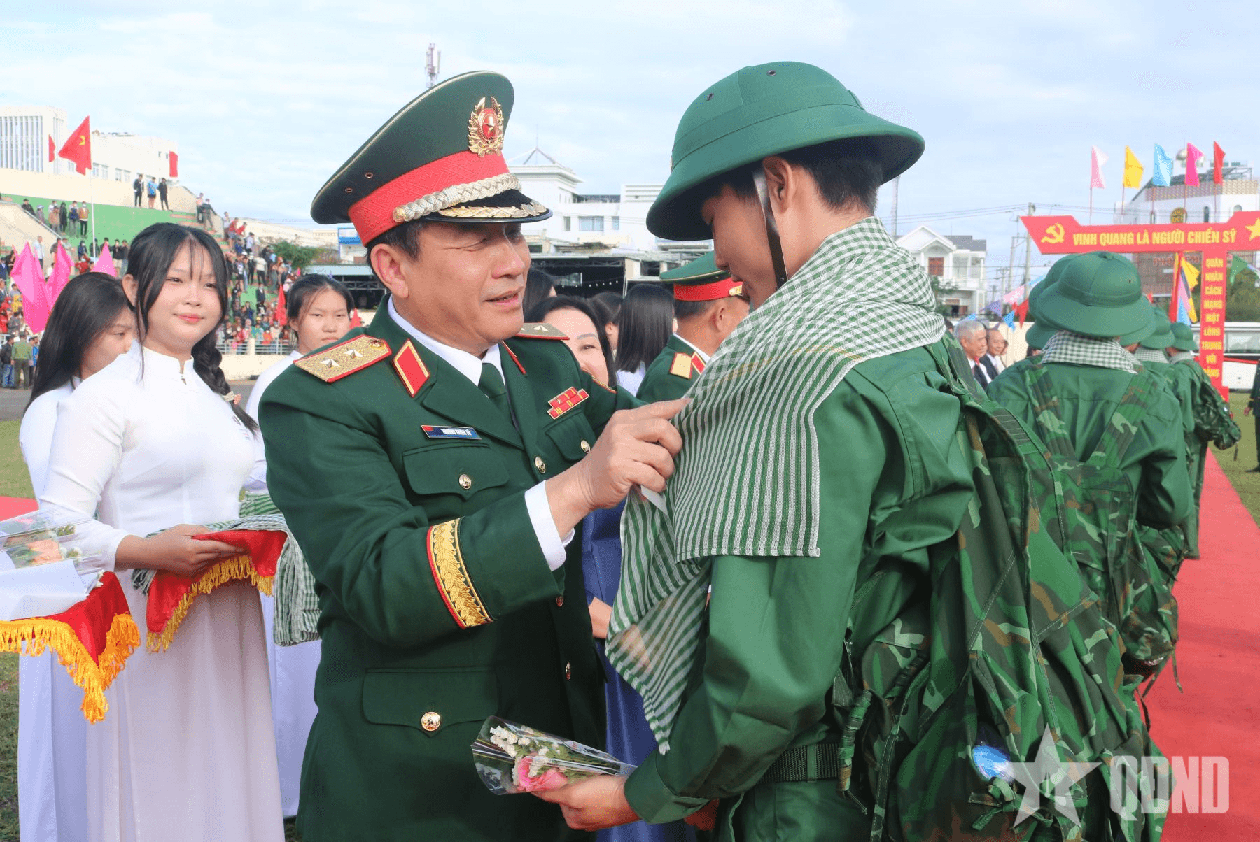 Trung tướng Trương Thiên Tô dự lễ giao nhận quân tại TP Tuy Hòa, tỉnh Phú Yên