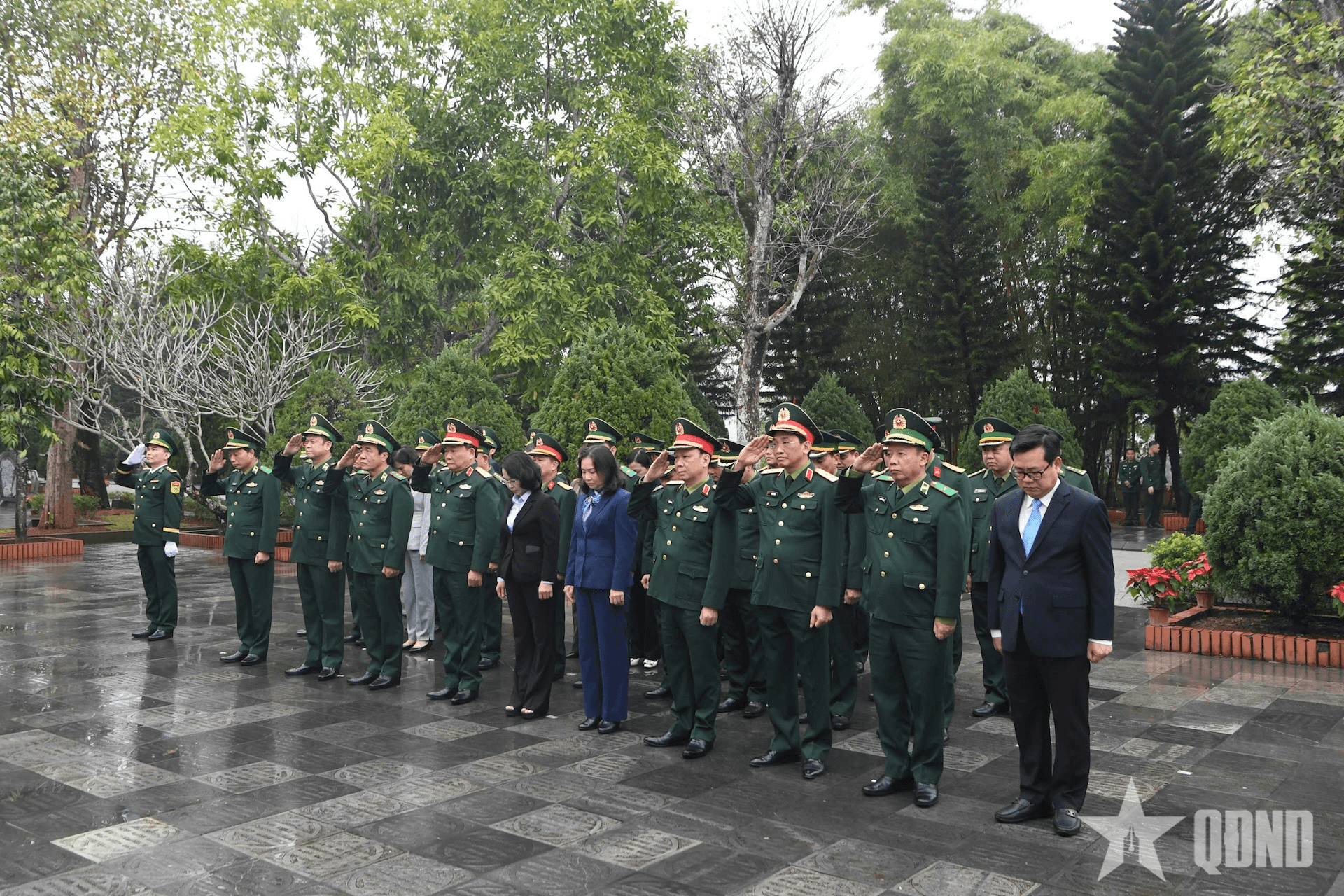 Thượng tướng Hoàng Xuân Chiến dâng hương, tưởng nhớ, tri ân các Anh hùng liệt sĩ tại Khu di tích lịch sử Quốc gia Pò Hèn