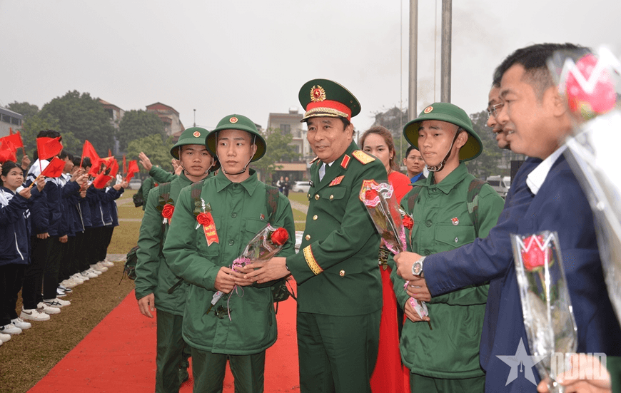 Thượng tướng Phùng Sĩ Tấn dự lễ giao nhận quân tại huyện Bát Xát, tỉnh Lào Cai