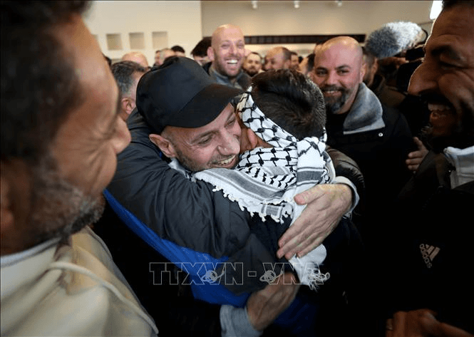 Căng thẳng tại Trung Đông: Hamas và Israel tiến hành đợt trao đổi con tin, tù nhân thứ 6