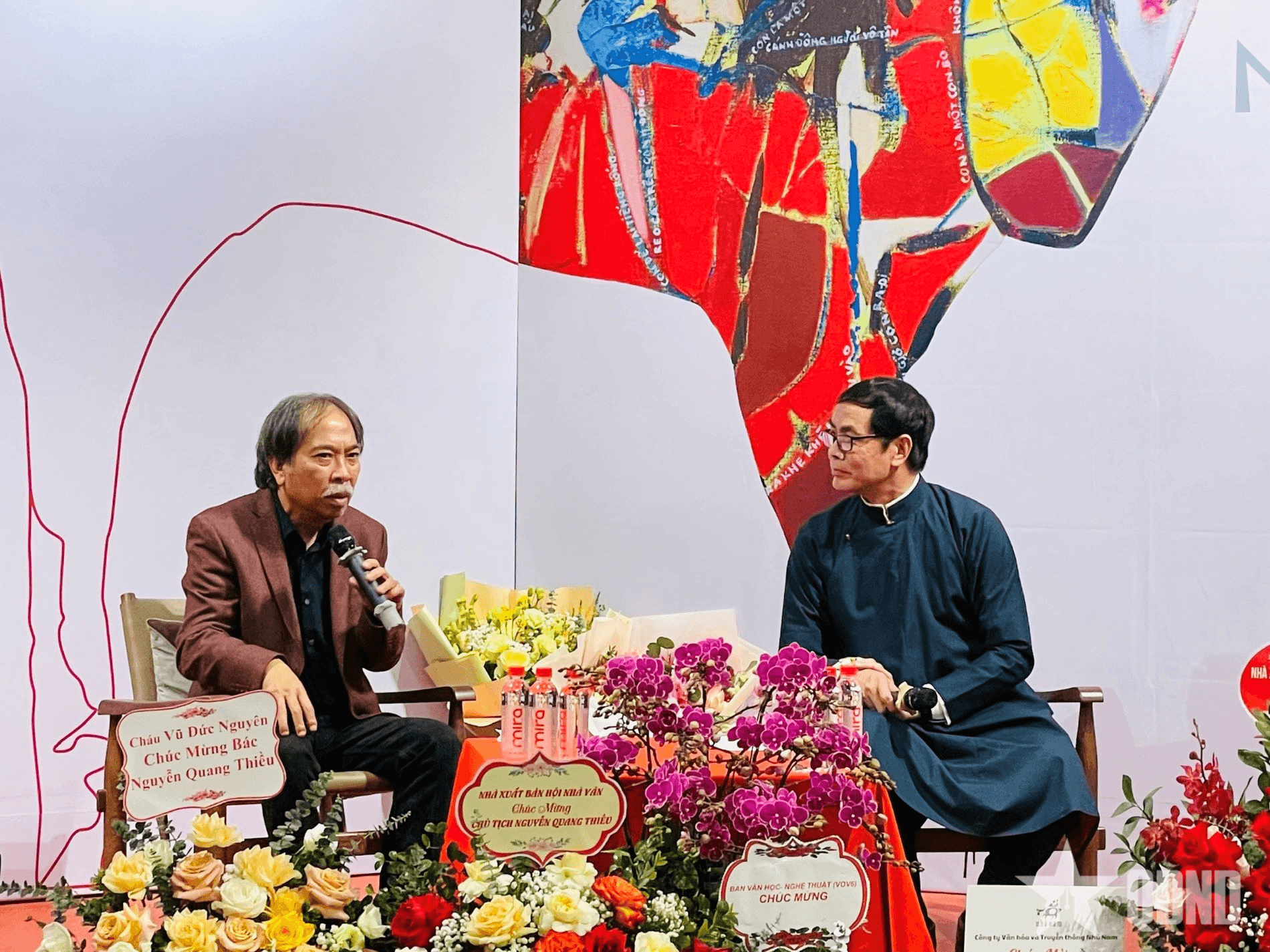 Nhà thơ Nguyễn Quang Thiều ra mắt trường ca mới