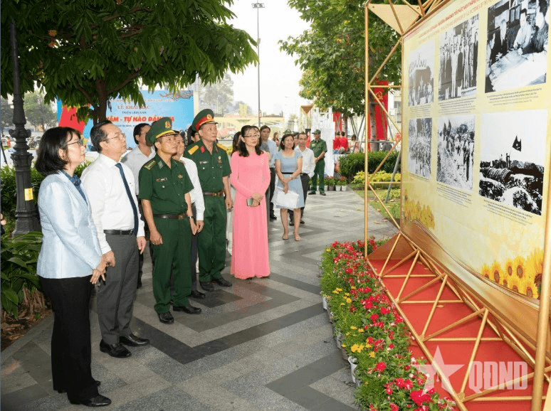 Hướng đến ngày hội thống nhất non sông