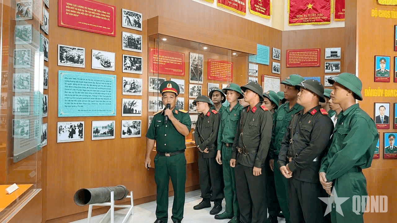 Lực lượng vũ trang tỉnh Long An thi đua xây những công trình mới