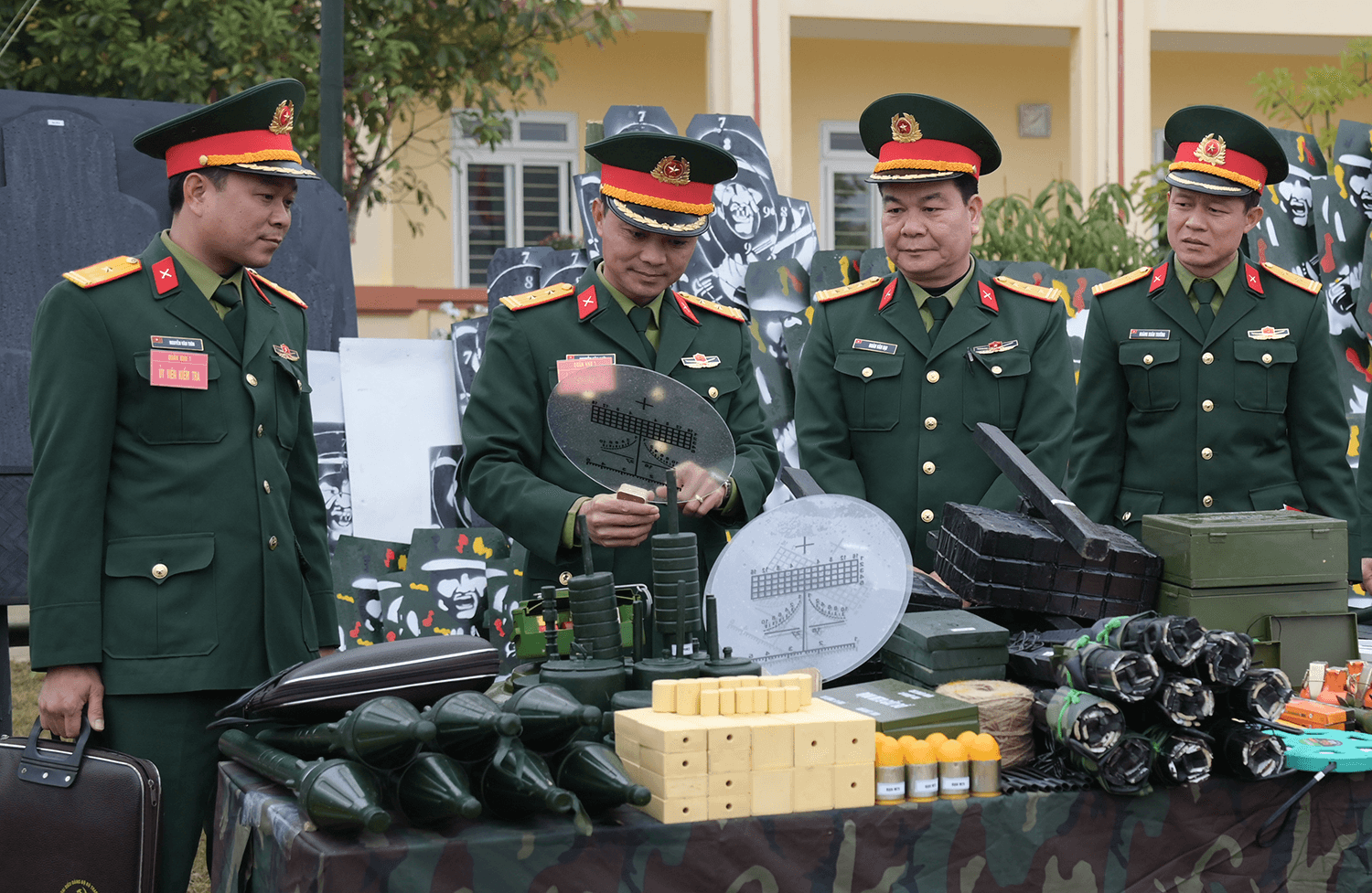 Quân khu 1 kiểm tra công tác chuẩn bị huấn luyện tại Cao Bằng, Bắc Kạn
