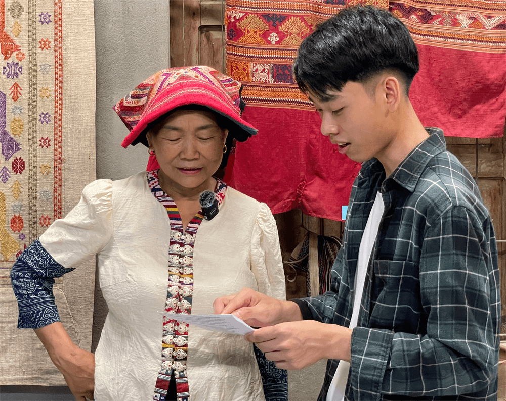 Chàng trai người Thái đam mê nghiên cứu chữ viết của dân tộc