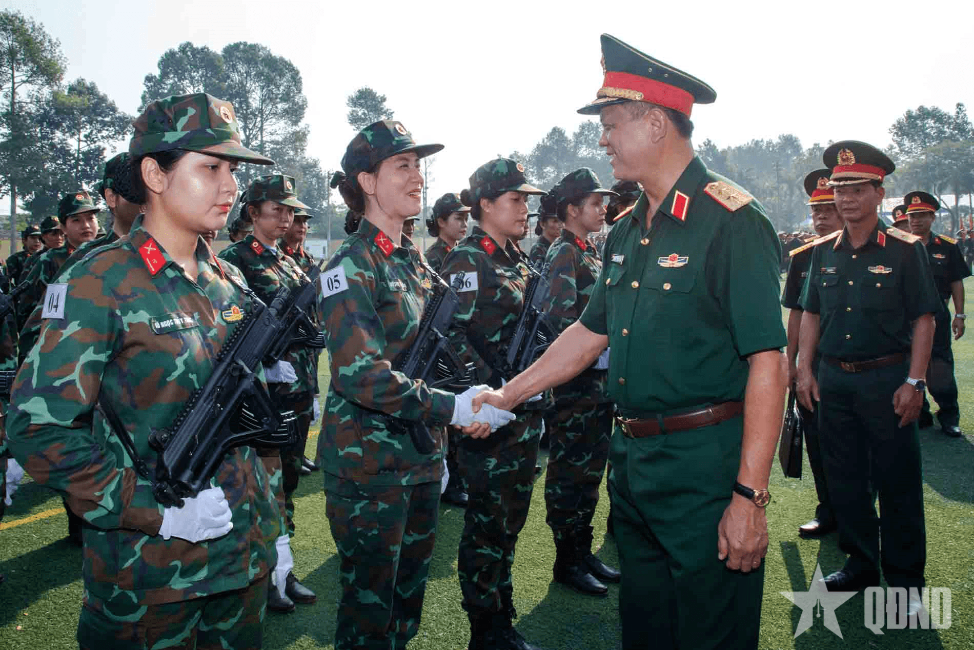 Trung tướng Nguyễn Trường Thắng kiểm tra các khối luyện tập tham gia diễu binh, diễu hành