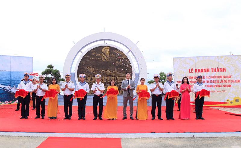 Lữ đoàn 162, Vùng 4 Hải quân khánh thành công trình bức phù điêu “Bác Hồ với Bộ đội Hải quân”