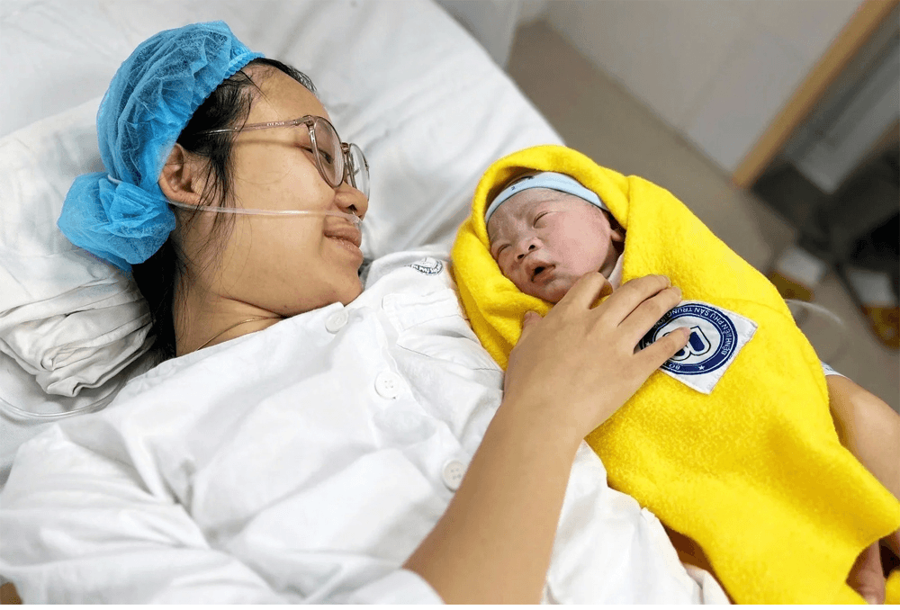 Bộ Chính trị yêu cầu không kỷ luật đảng viên sinh con thứ 3