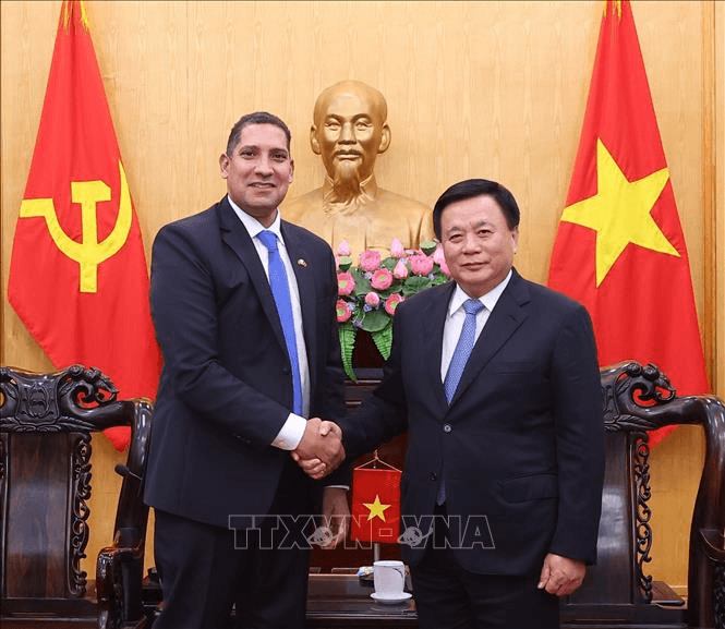 Thúc đẩy hợp tác Việt Nam - Thụy Điển trong nghiên cứu tư vấn chính sách về hành chính, quản trị công