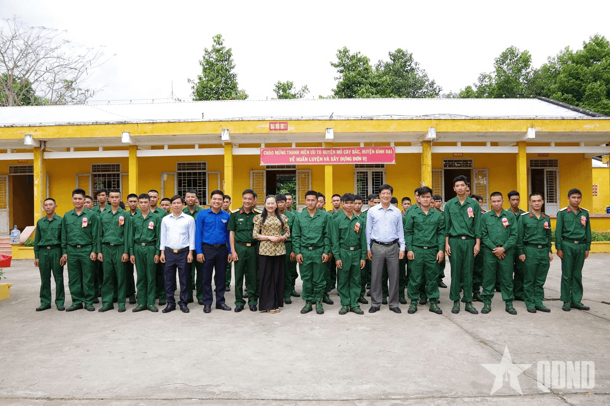 Một số lưu ý khi người thân đến thăm chiến sĩ mới