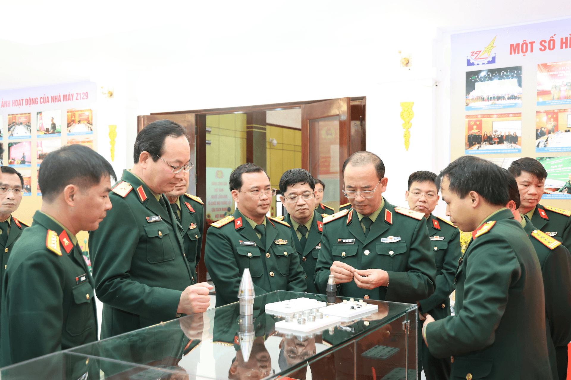 Nhà máy Z129 cần đẩy mạnh nghiên cứu sản xuất các sản phẩm quốc phòng mới