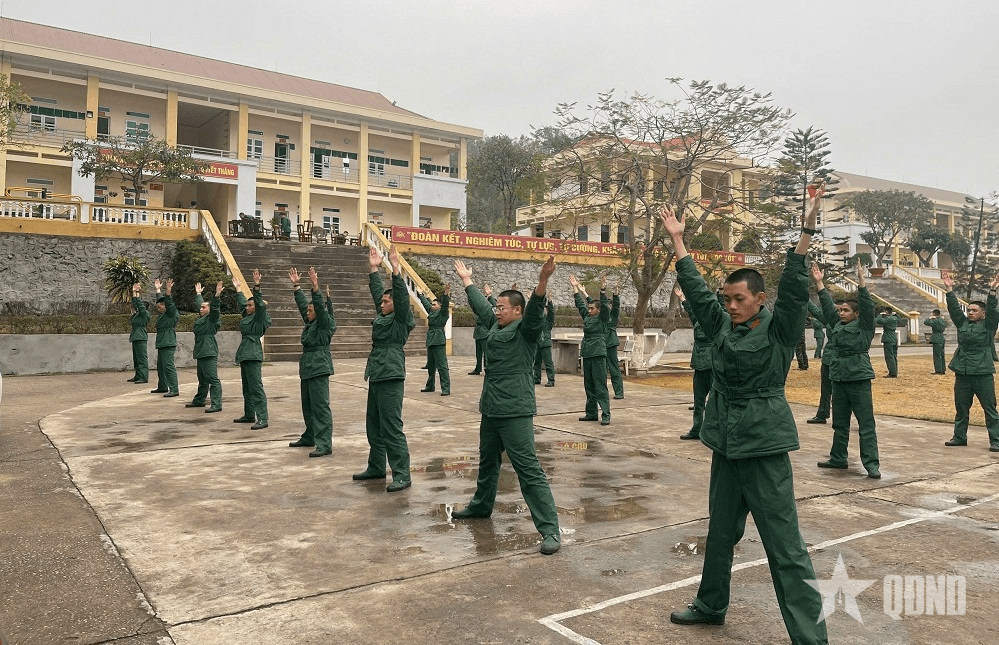 Giúp chiến sĩ mới nhanh chóng thích nghi với môi trường quân ngũ