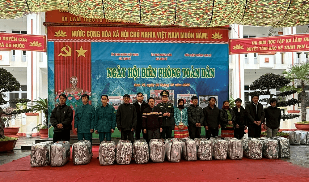 Rộn ràng “Ngày hội Biên phòng toàn dân” ở xã biên giới Sơn Vĩ