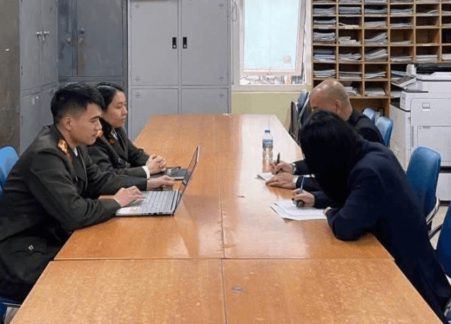 Xử phạt chủ tài khoản facebook “Phú Lê” đăng tải clip đánh bạc câu “like”