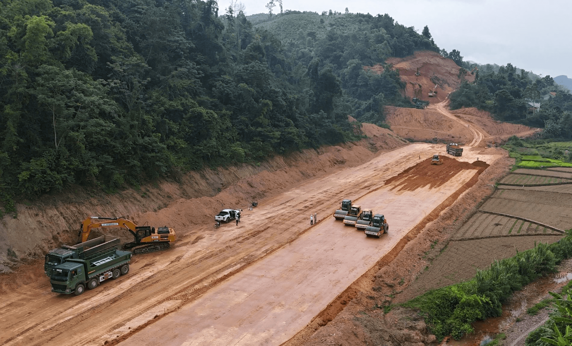 Lạng Sơn đẩy nhanh giải phóng mặt bằng các dự án cao tốc để hoàn thành trong quý I-2025