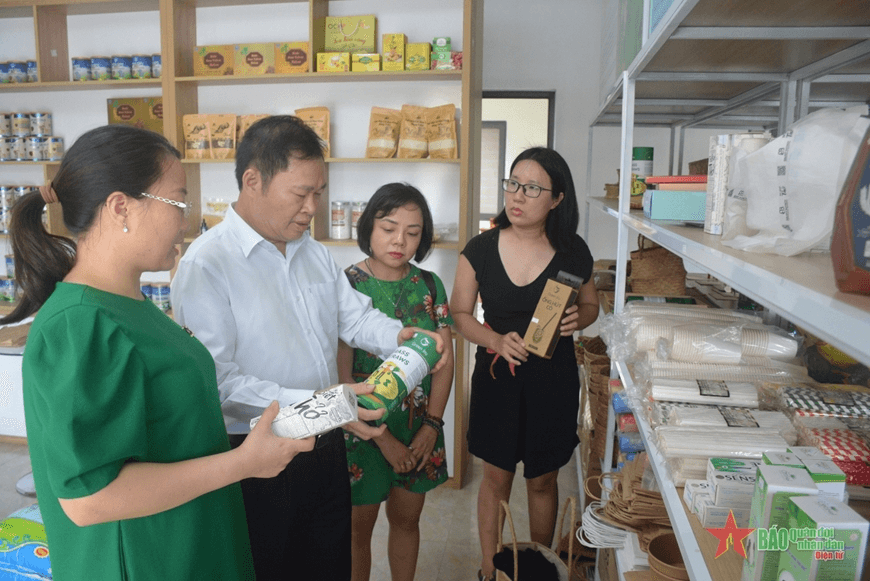 Thiết kế sinh thái bao bì nhựa trong lĩnh vực thực phẩm và đồ uống