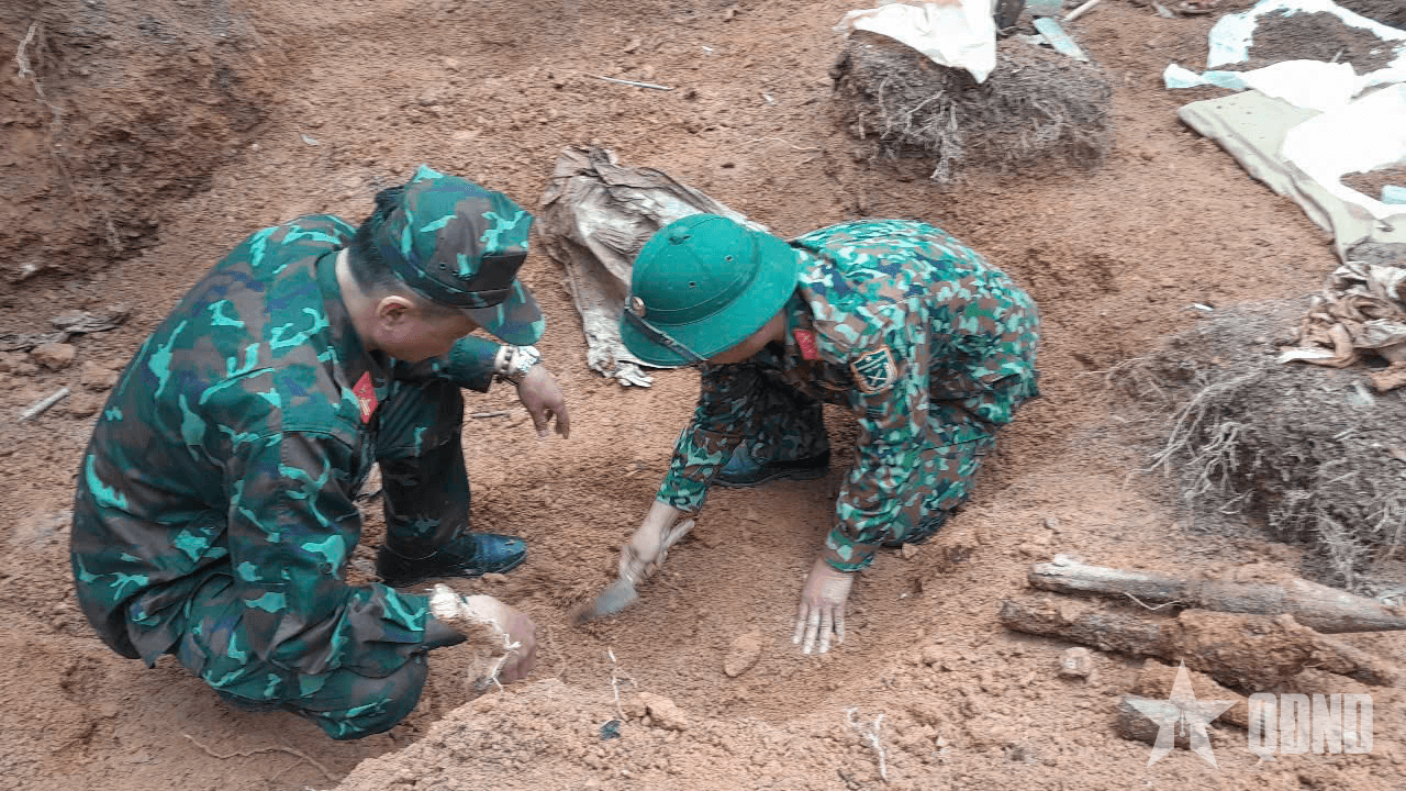 Quảng Trị: Phát hiện nhiều vật liệu nổ trong quá trình tìm kiếm, quy tập hài cốt liệt sĩ