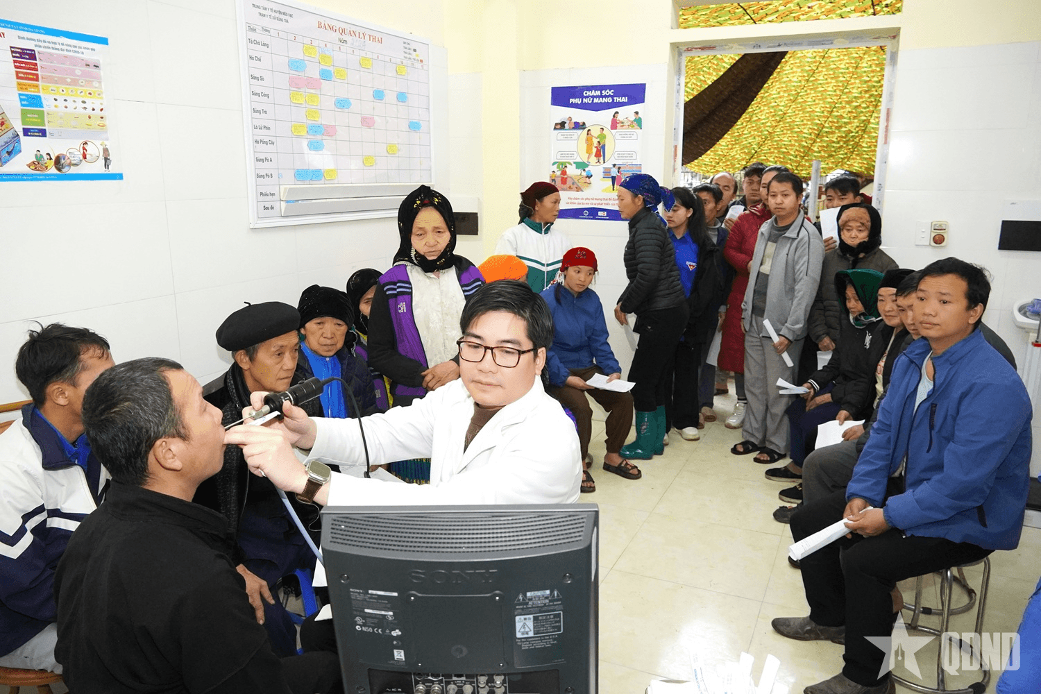 Hà Giang: Khám sức khỏe, cấp thuốc miễn phí cho bà con dân tộc thiểu số
