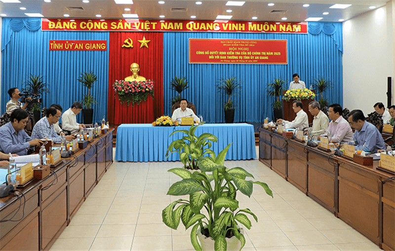 Công bố quyết định kiểm tra của Bộ Chính trị đối với Ban Thường vụ Tỉnh ủy An Giang