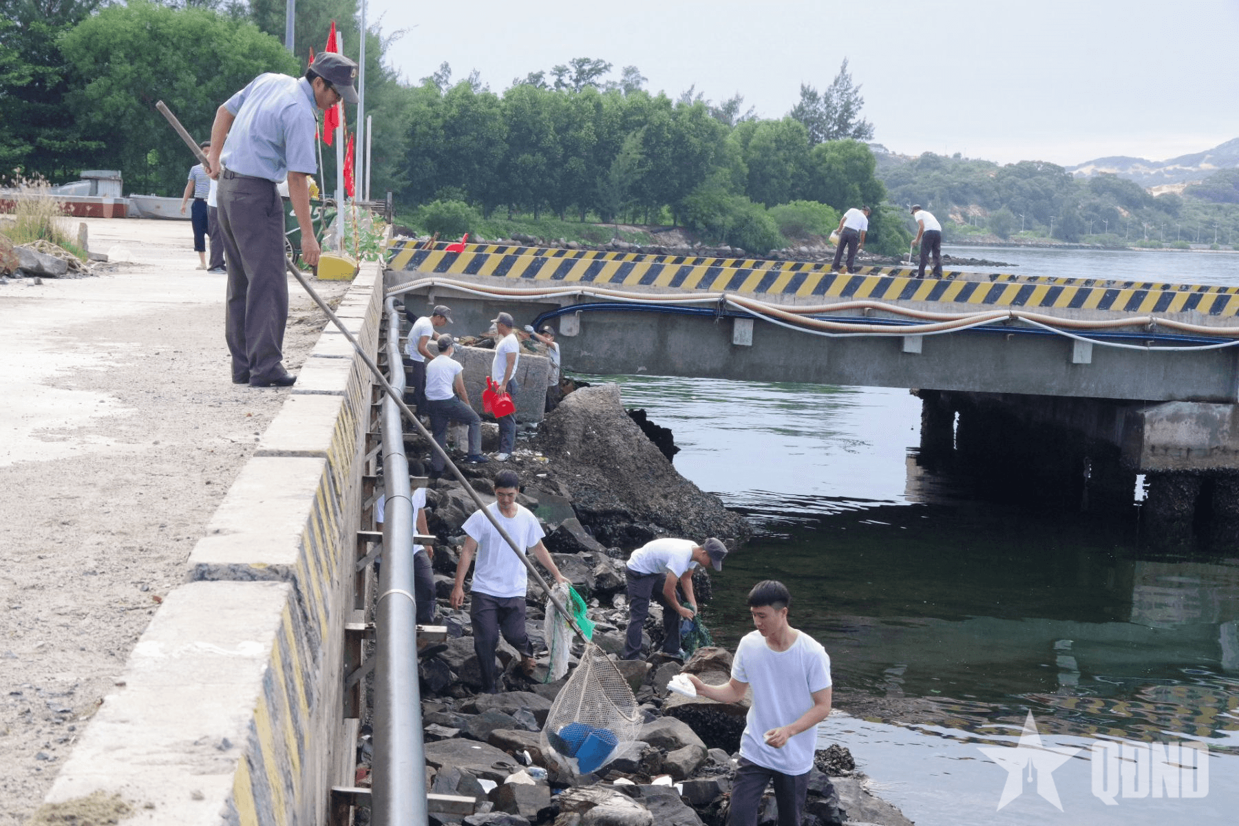 “Ngày thứ 7 tình nguyện” của tuổi trẻ Chi đội Kiểm ngư số 4