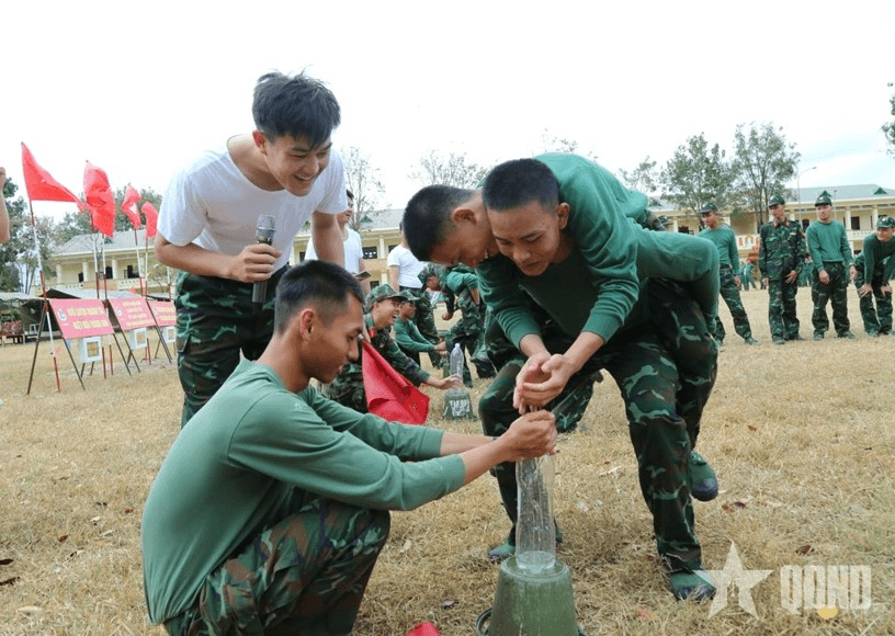 Ngày nghỉ cuối tuần ở Tiểu đoàn 303