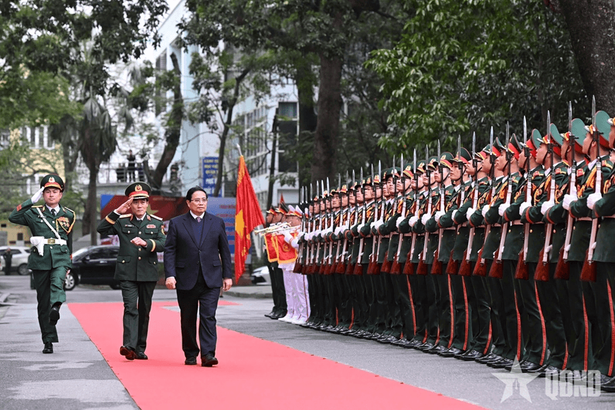 Thủ tướng Phạm Minh Chính thăm và chúc mừng Học viện Quân y