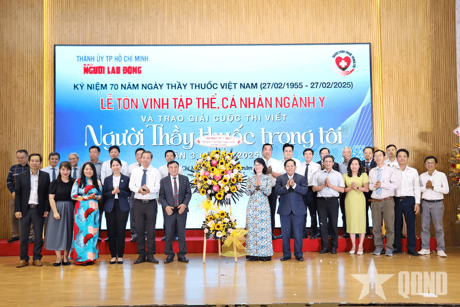 Báo Người Lao Động tôn vinh những tấm lòng “lương y như từ mẫu”