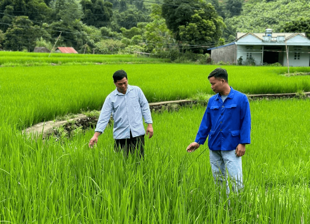Người có uy tín góp sức thay đổi Bản Lang