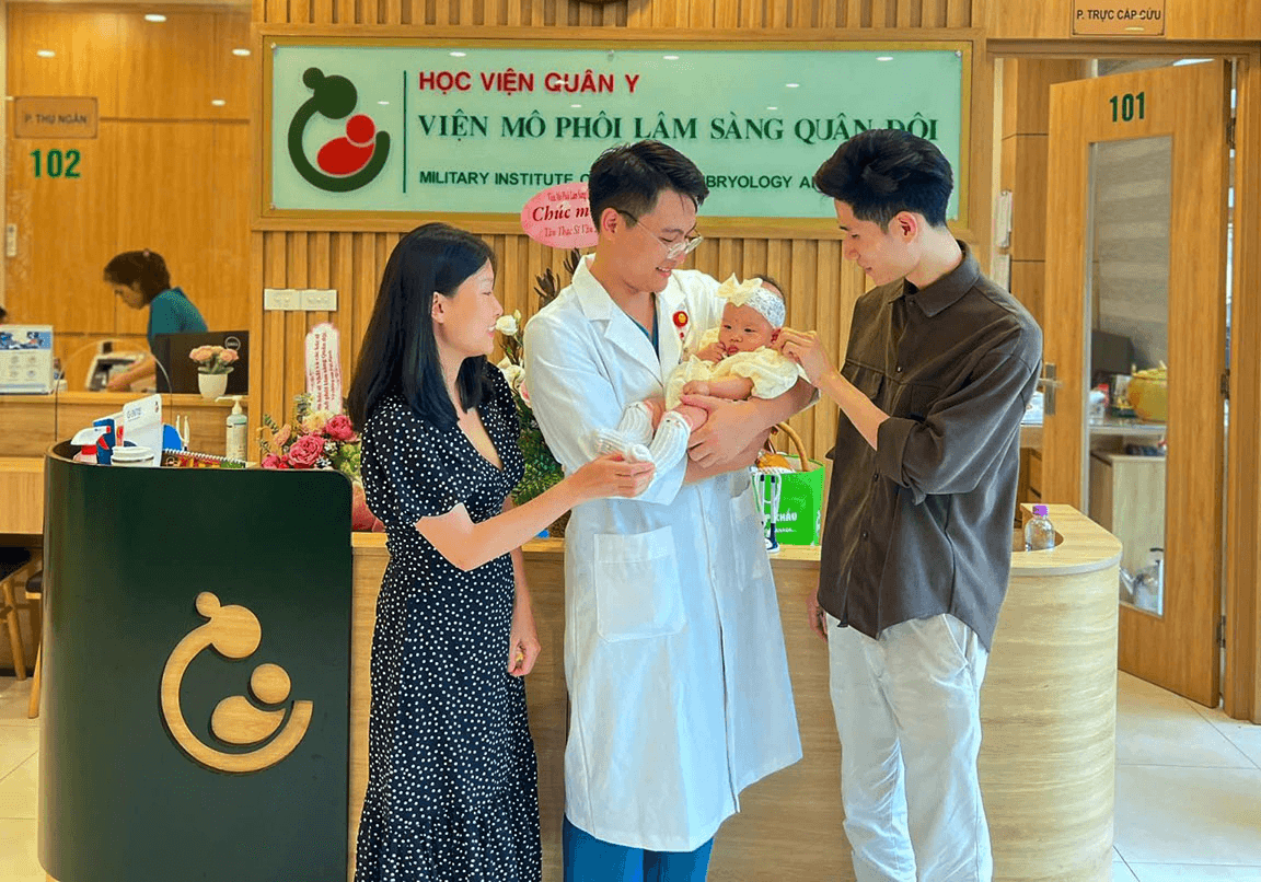 Bác sĩ quân y đem hạnh phúc đến cho nhiều gia đình