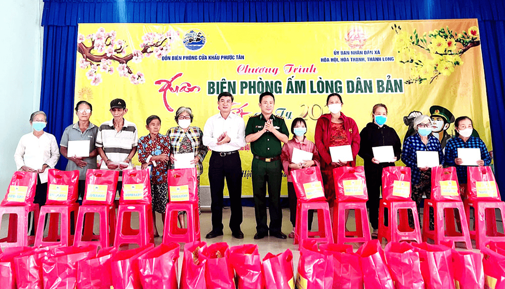 Bộ đội Biên phòng hết lòng vì dân