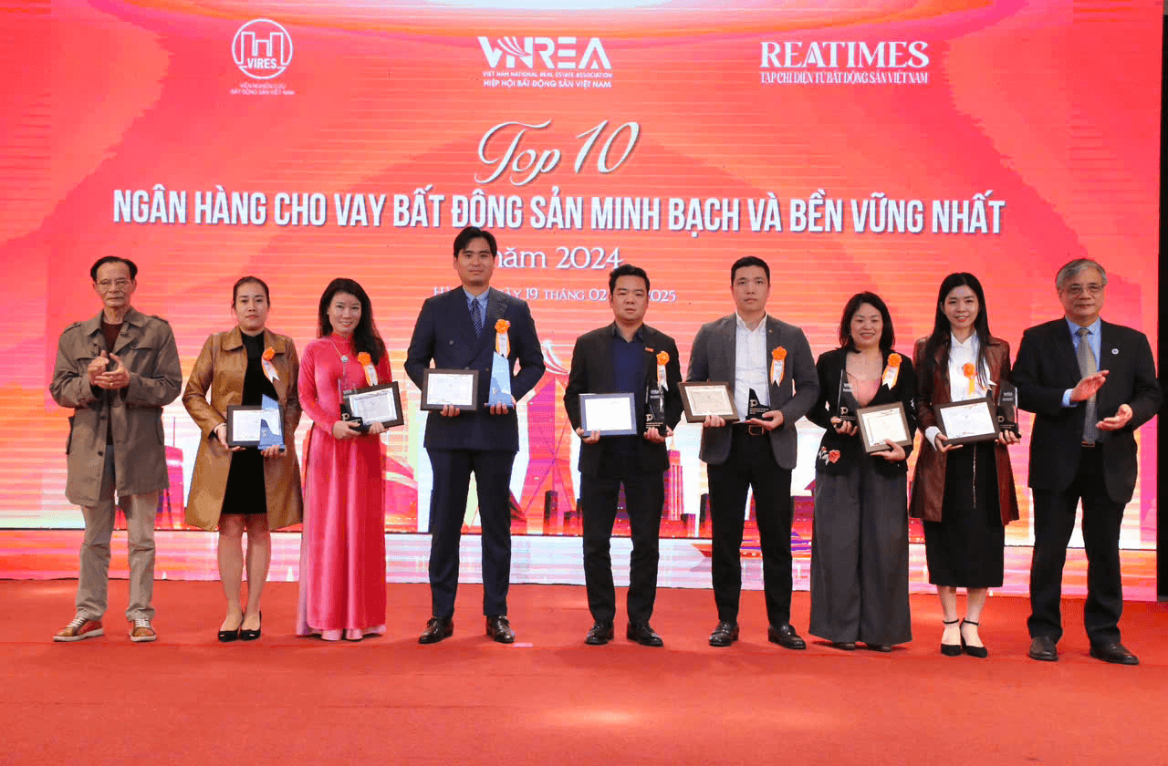 Agribank được vinh danh Top 10 Ngân hàng cho vay bất động sản minh bạch và bền vững năm 2024
