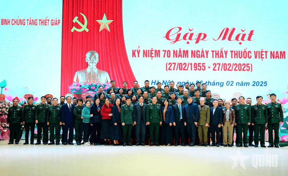 Binh chủng Tăng thiết giáp gặp mặt nhân Ngày Thầy thuốc Việt Nam