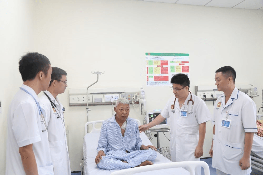 Vinh quang người chiến sĩ áo trắng - Bài 2: Khẳng định thương hiệu thầy thuốc Bộ đội Cụ Hồ