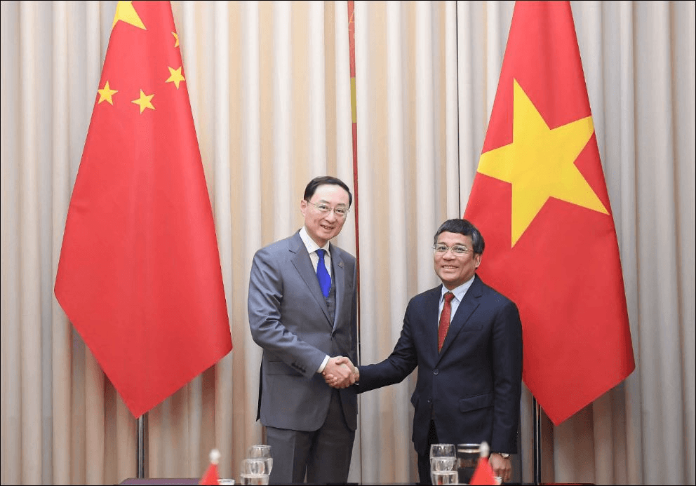 Thứ trưởng Thường trực Bộ Ngoại giao Nguyễn Minh Vũ hội đàm với Thứ trưởng Bộ Ngoại giao Trung Quốc Tôn Vệ Đông