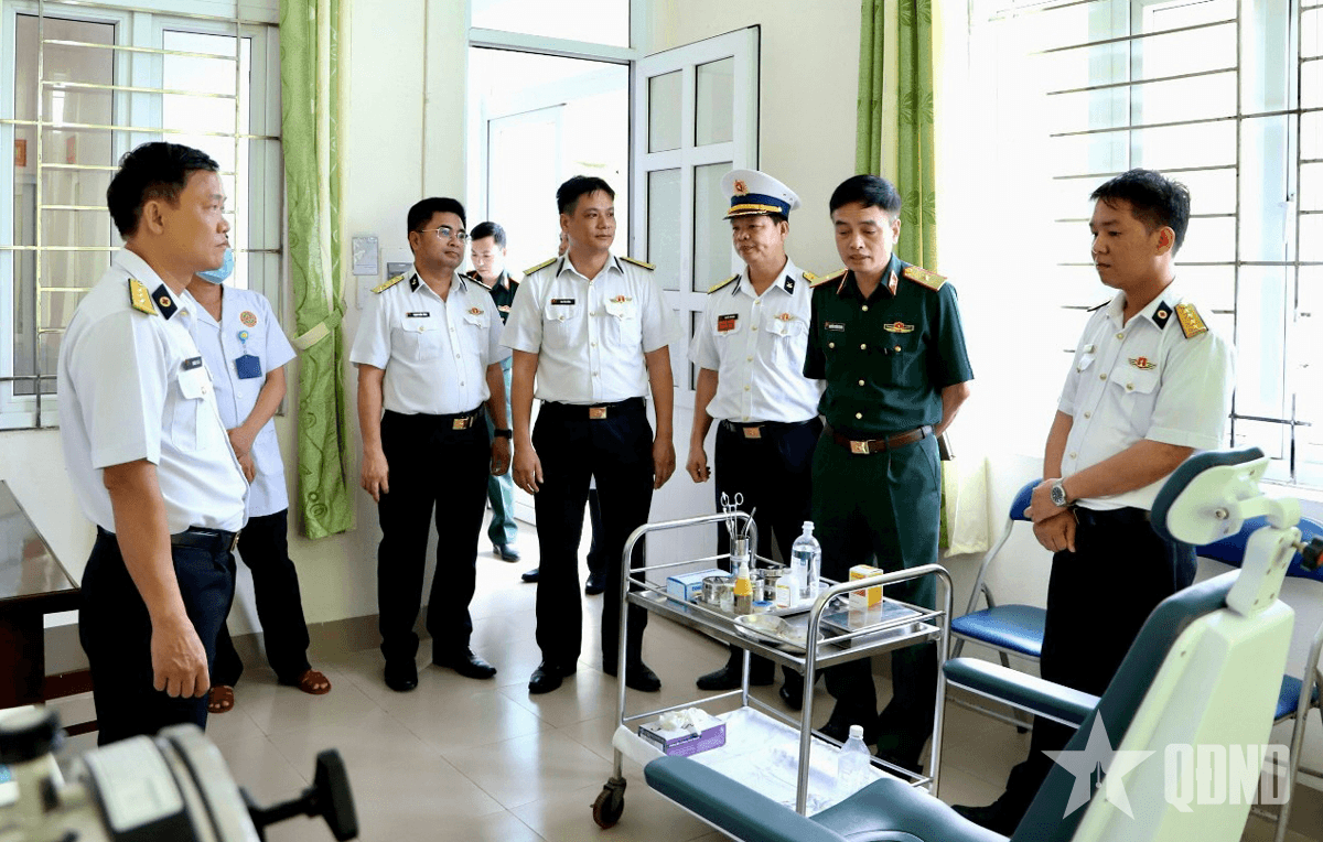 Thầy thuốc quân y học tập và làm theo tư tưởng, đạo đức, phong cách Hồ Chí Minh