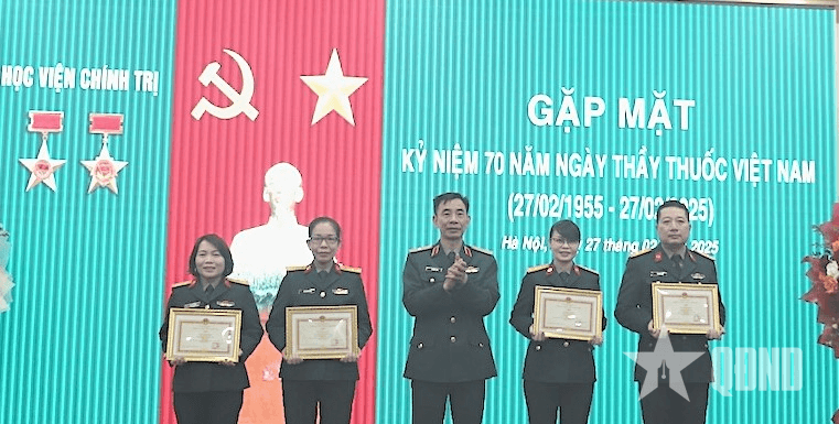 Học viện Chính trị gặp mặt kỷ niệm 70 năm Ngày Thầy thuốc Việt Nam