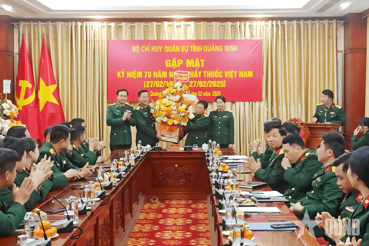 Bộ CHQS tỉnh Quảng Ninh gặp mặt nhân Ngày Thầy thuốc Việt Nam