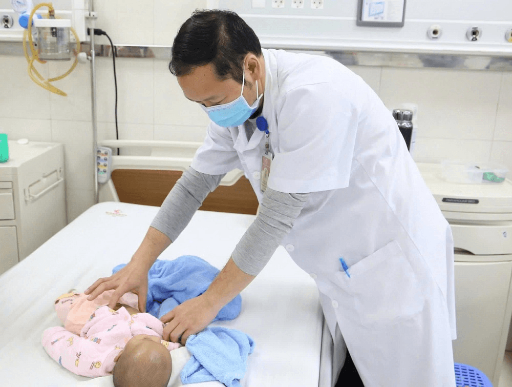 Bệnh viện Sản Nhi tỉnh Phú Thọ: Phẫu thuật thành công cho bé gái 1 tháng tuổi bị teo mật bẩm sinh