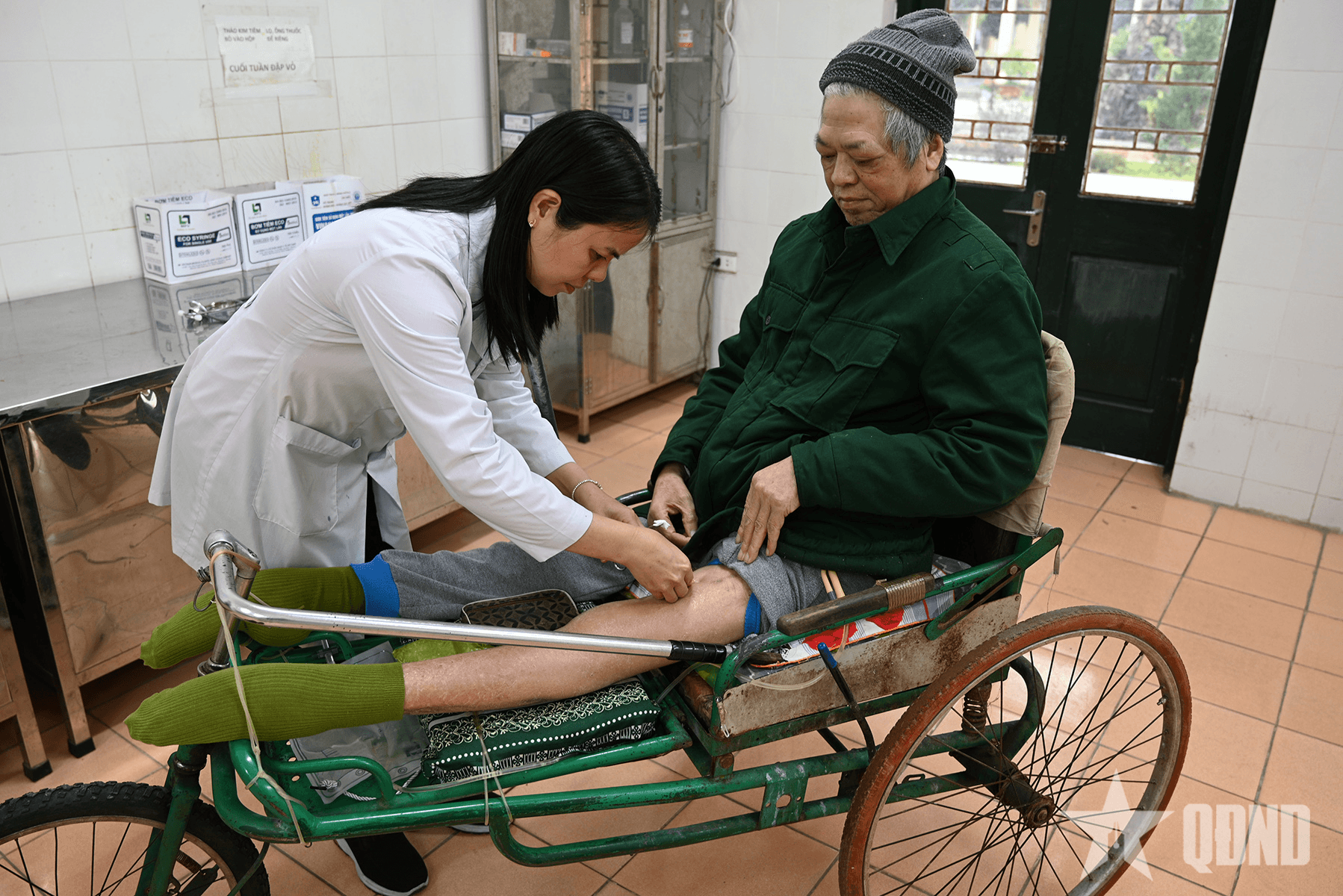 Những thầy thuốc thầm lặng nơi mái nhà thương binh