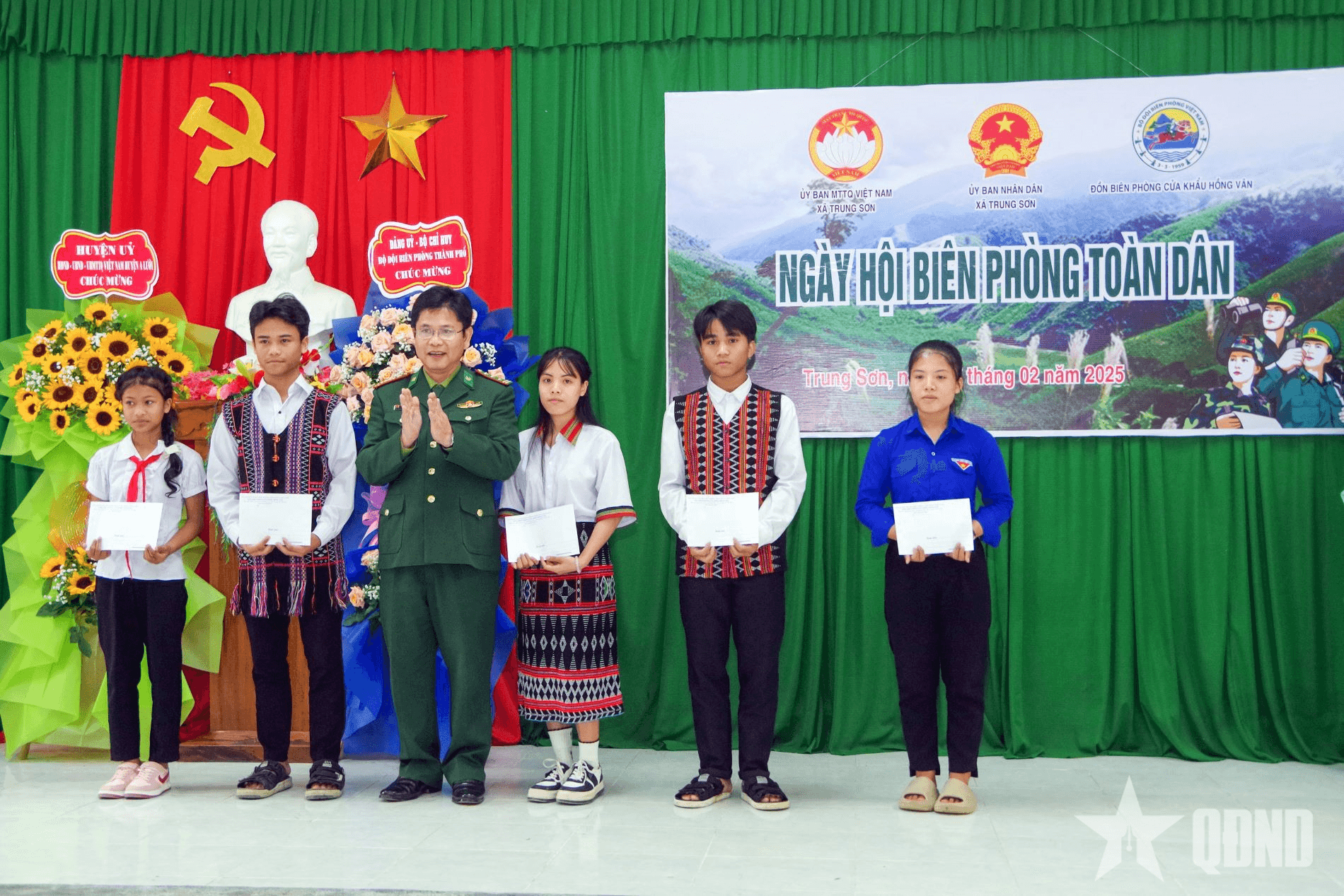 Ngày hội Biên phòng toàn dân tại huyện A Lưới (Huế)