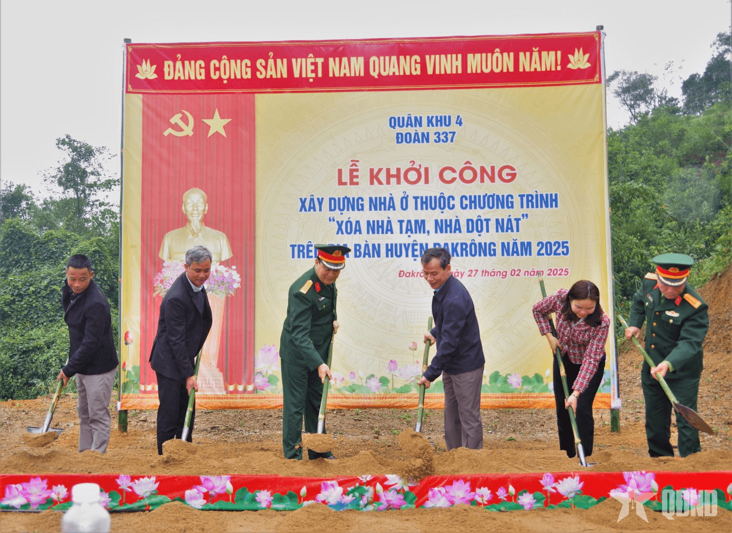 Đoàn Kinh tế - Quốc phòng 337 (Quân khu 4) chung tay xóa nhà tạm, nhà dột nát