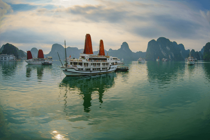 Bổ sung thu phí các hành trình tham quan trên Vịnh Hạ Long từ ngày 1-5
