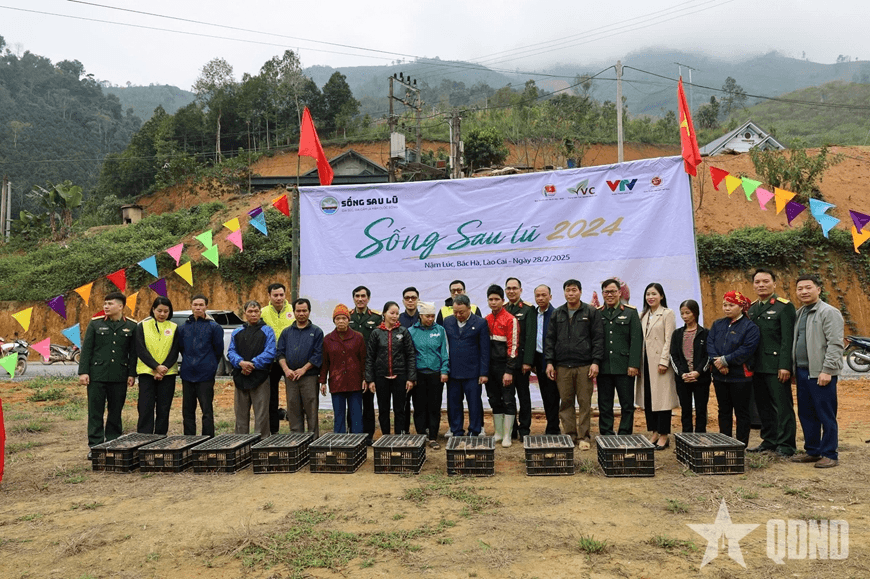 Trao con giống tặng hai xã thuộc huyện Bắc Hà, tỉnh Lào Cai