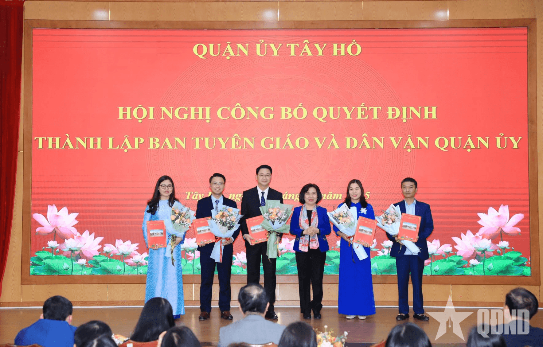 Quận Tây Hồ ra mắt bộ máy sau sắp xếp, tinh gọn